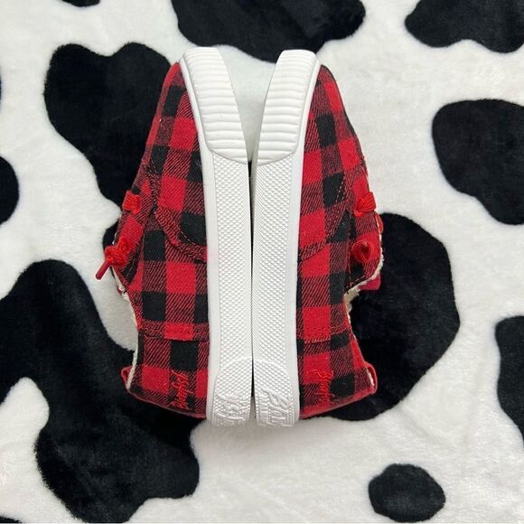 NWOT Blowfish Red and Black Buffalo Plaid Sherpa Lined Sneakers Toddler Sz 10 - Picture 4 of 9